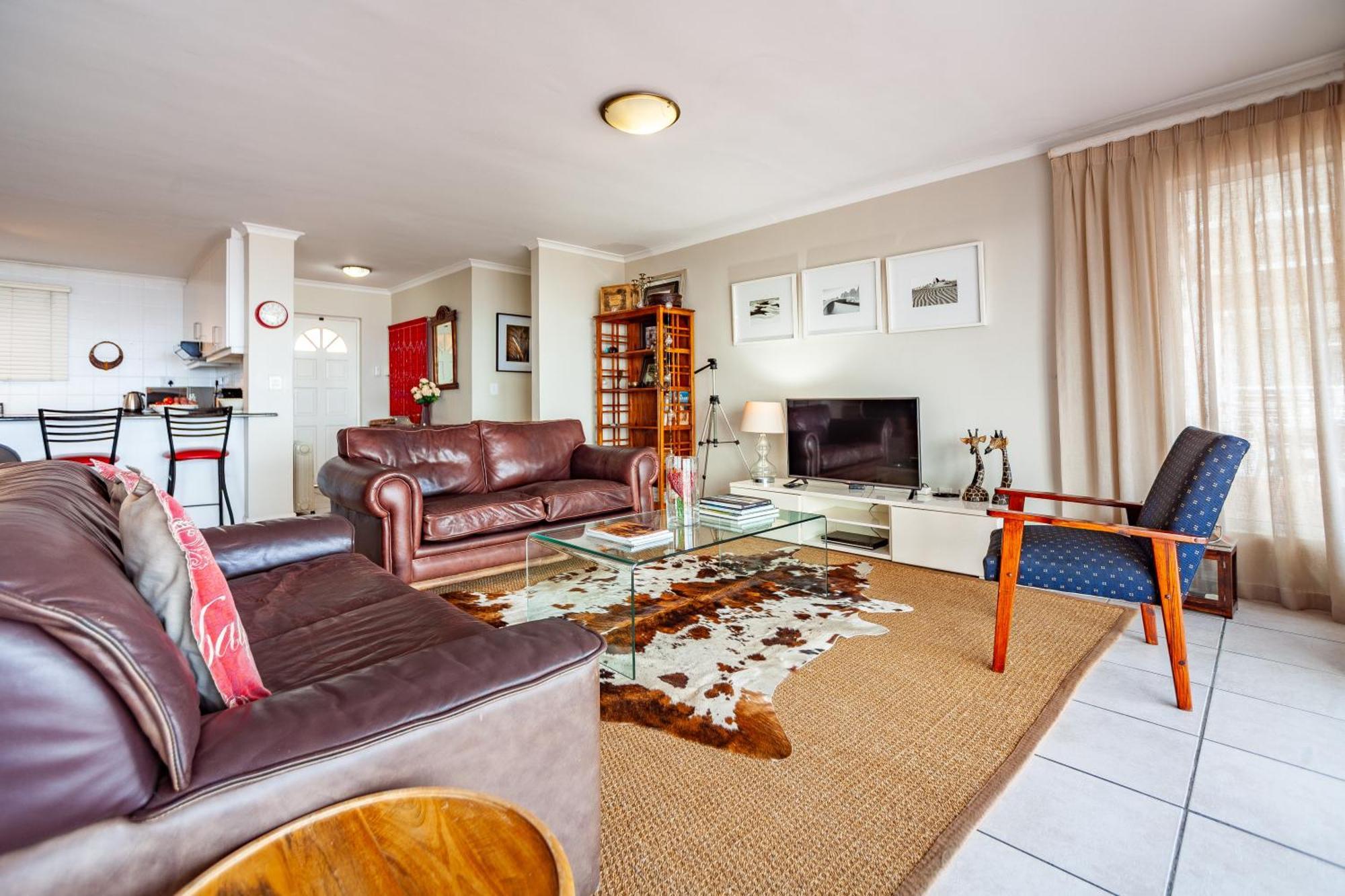 Beachfront Penthouse With Ocean & Table Mountain Views, 18 Dolphin Ridge Apartment Cape Town